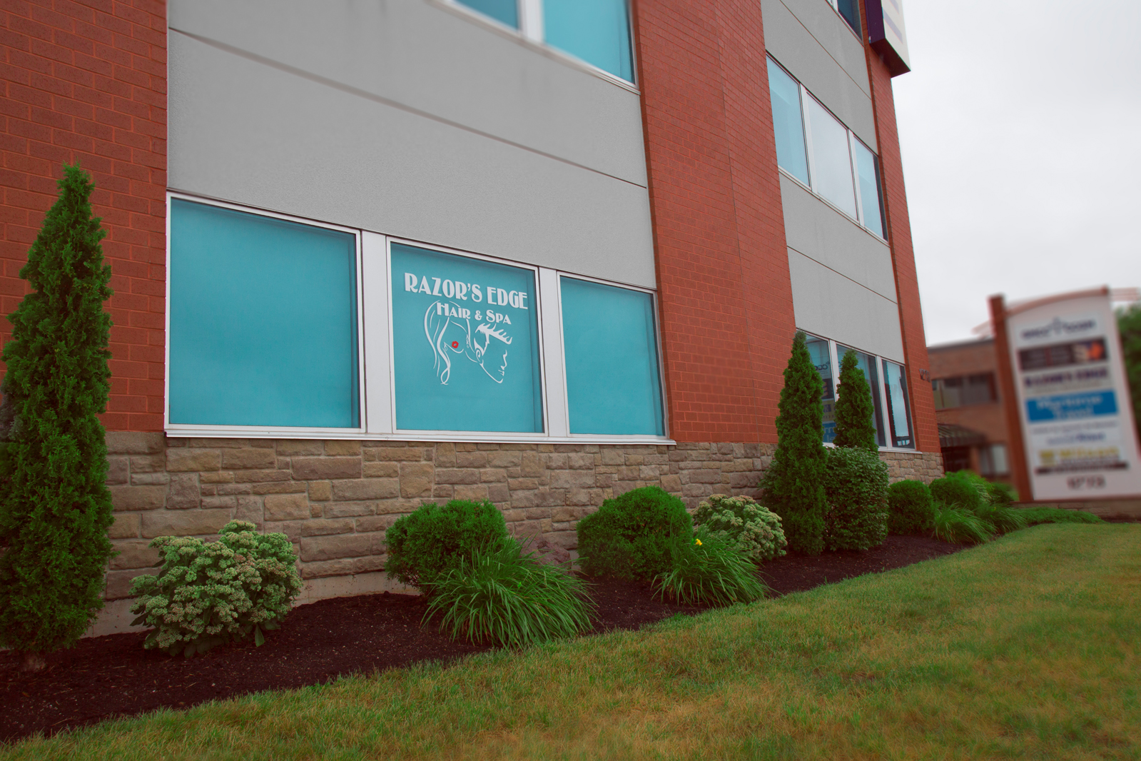 Exterior of Razor's Edge