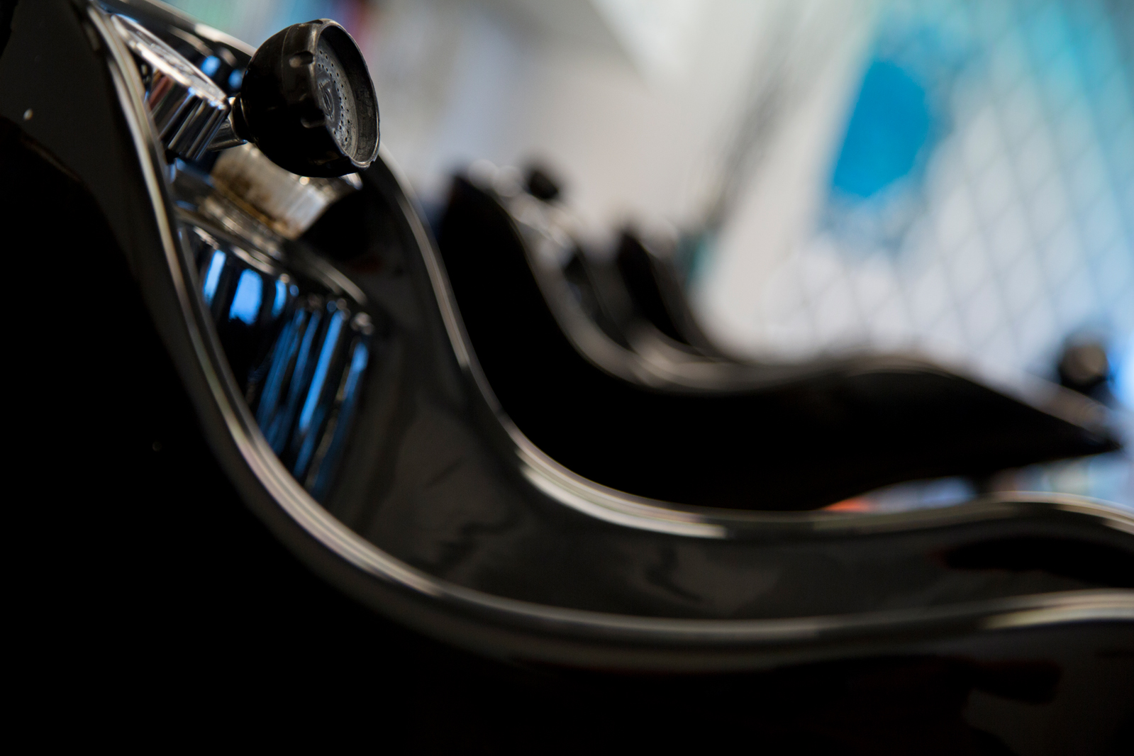 Shampoo sink at Razor's Edge