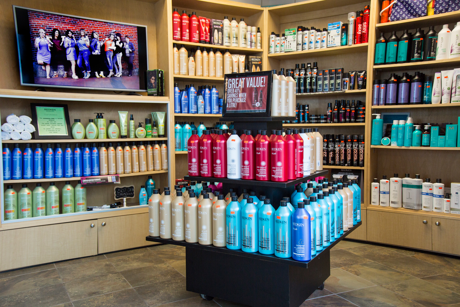 Retail and reception area at Razor's Edge